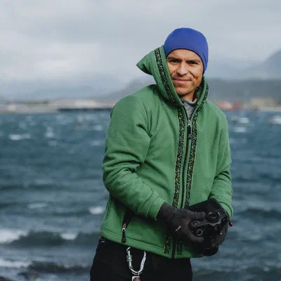 Oscar by the sea